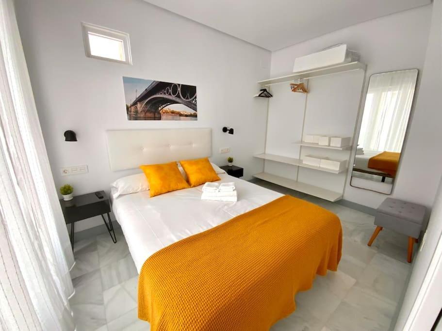 My Home In Triana, Luminoso Y Acogedor Apartamento Sevilla Eksteriør bilde