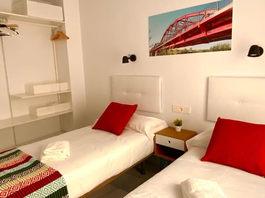 My Home In Triana, Luminoso Y Acogedor Apartamento Sevilla Eksteriør bilde